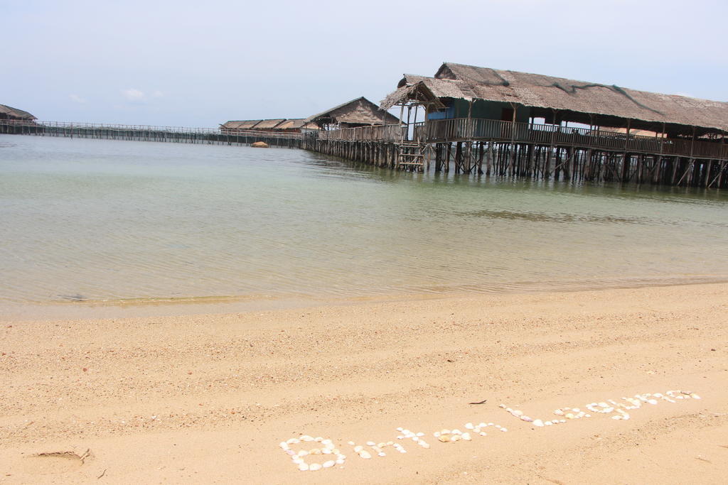 Bintan Laguna Restaurant And Resort Teluk Bakau Exteriör bild