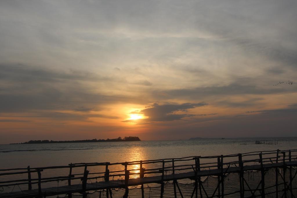 Bintan Laguna Restaurant And Resort Teluk Bakau Exteriör bild